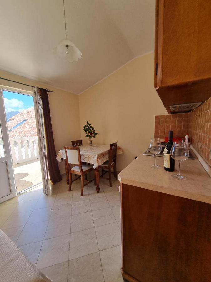 Lovely Apartment Jovan 3,With A View Of The Bay And Free Wi-Fi Котор Екстериор снимка